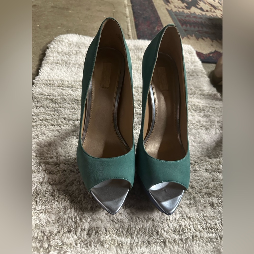 USED— RACHEL Rachel Roy blue suede Sz 9